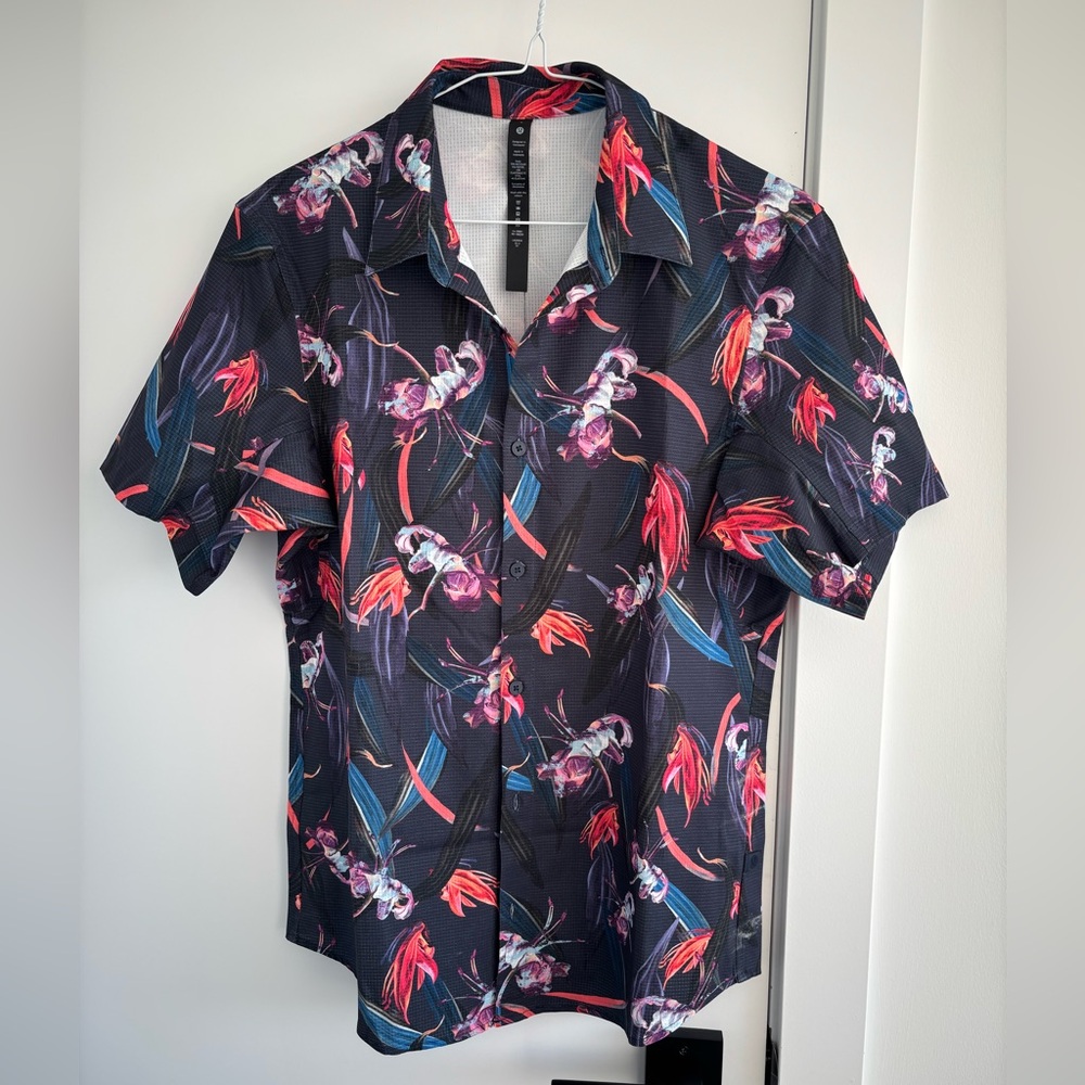 lululemon athletica Black Floral Short-Sleeve Button-Down Shirt